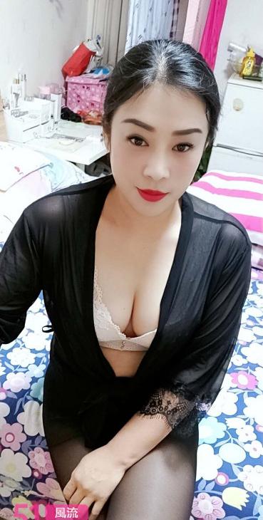 大胸38D辣妹