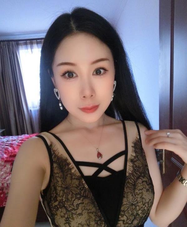 滋润美艳少妇