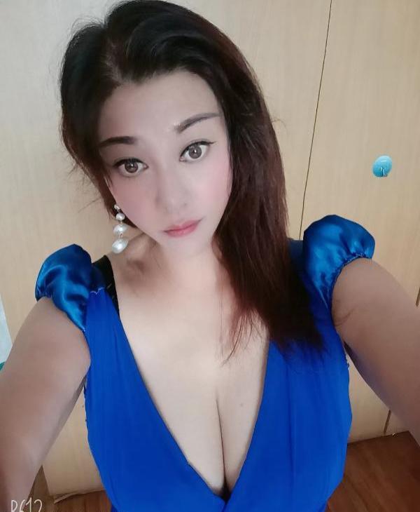 性感的美娜