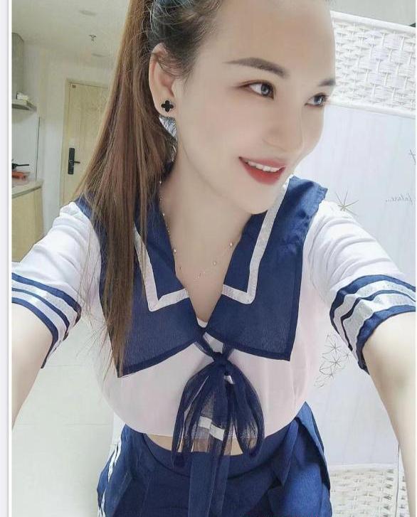 制服御姐圆圆